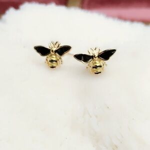 - 18K Gold Vermeil Bee stud earrings